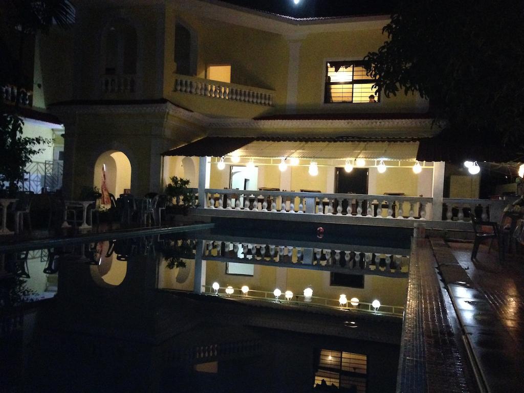 Poonam Village Resort Anjuna Exteriör bild