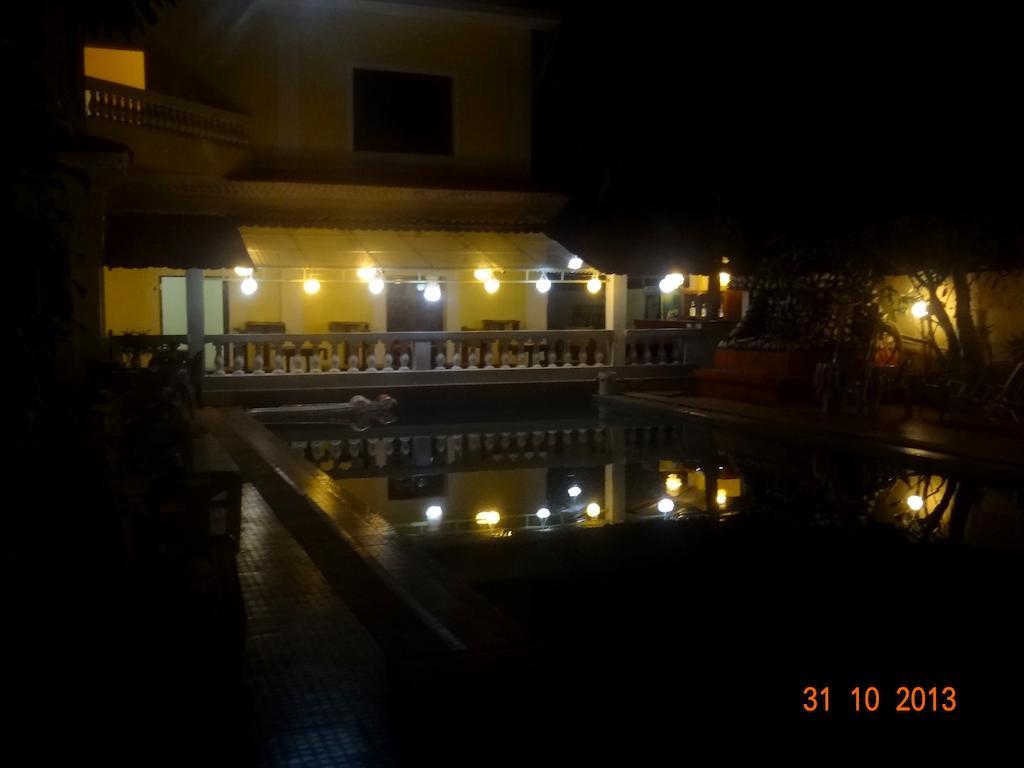 Poonam Village Resort Anjuna Exteriör bild